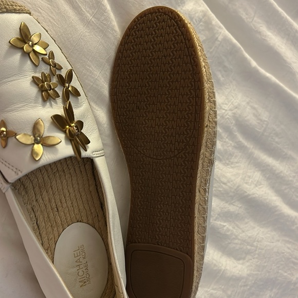 Michael Kors Gold White Leather Espadrilles with Gold flower Accents- - Picture 3 of 5